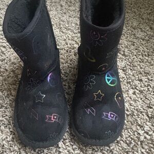 The Children's Place Black Kids Boots with Colorful Patterns